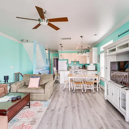 Calm Coastal Haven With 2 Balconies Near Beach